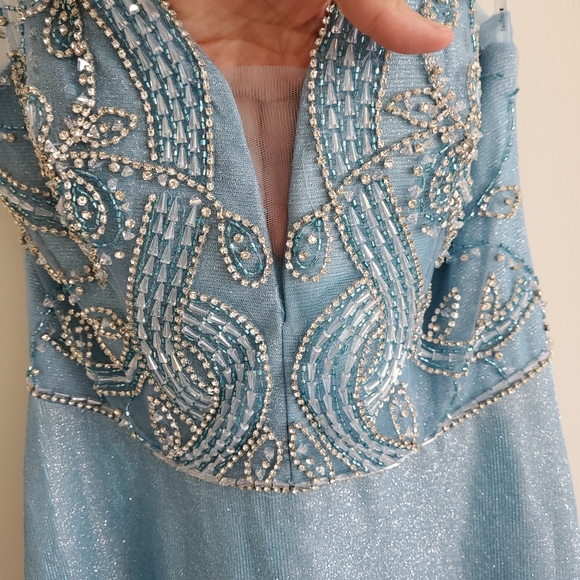 Gown size M (6) Juliet Blue shinning dress + Free shawl 💙 - Picture 3 of 12